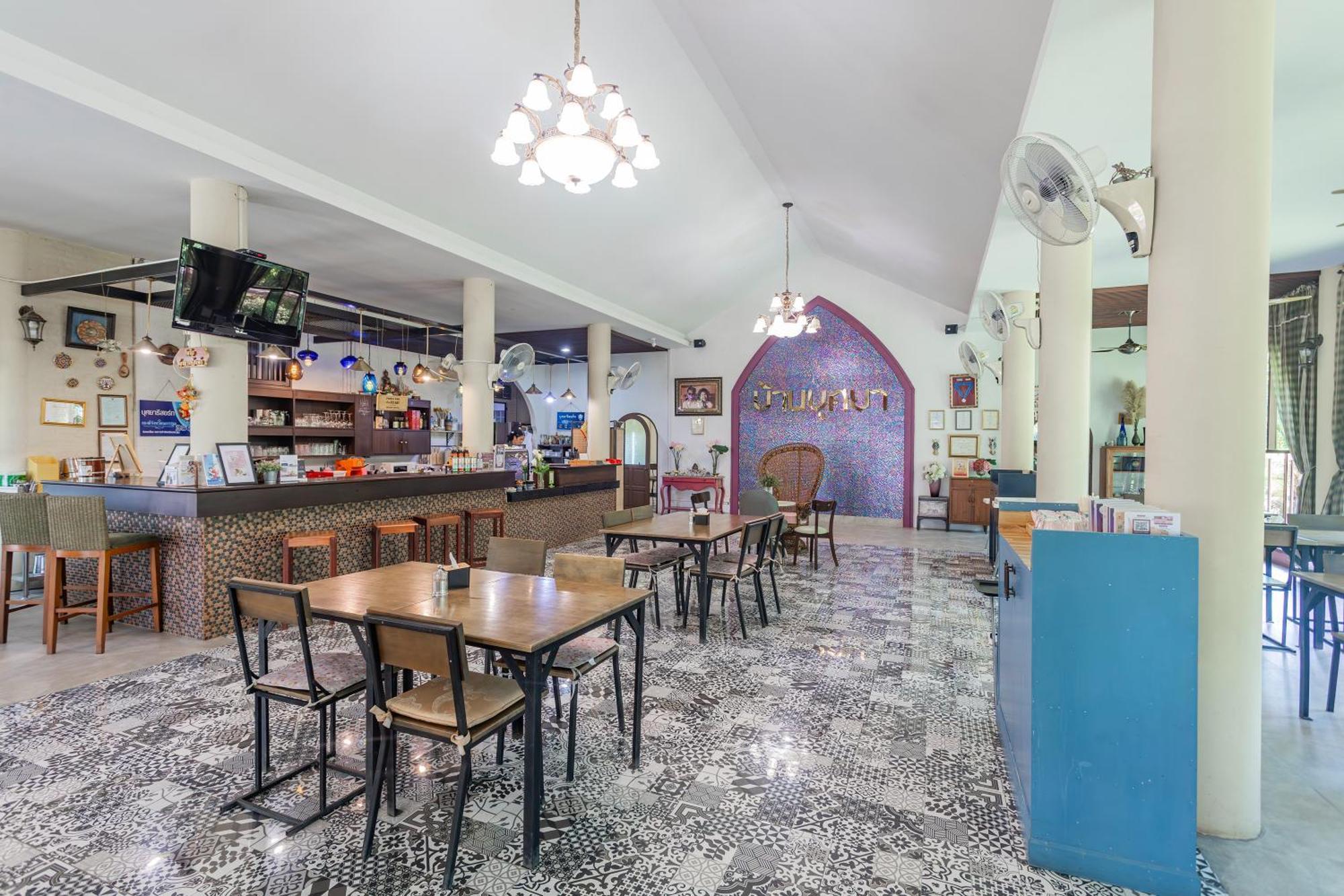 Busaya Resort & Cuisine Накхон Патом Екстериор снимка