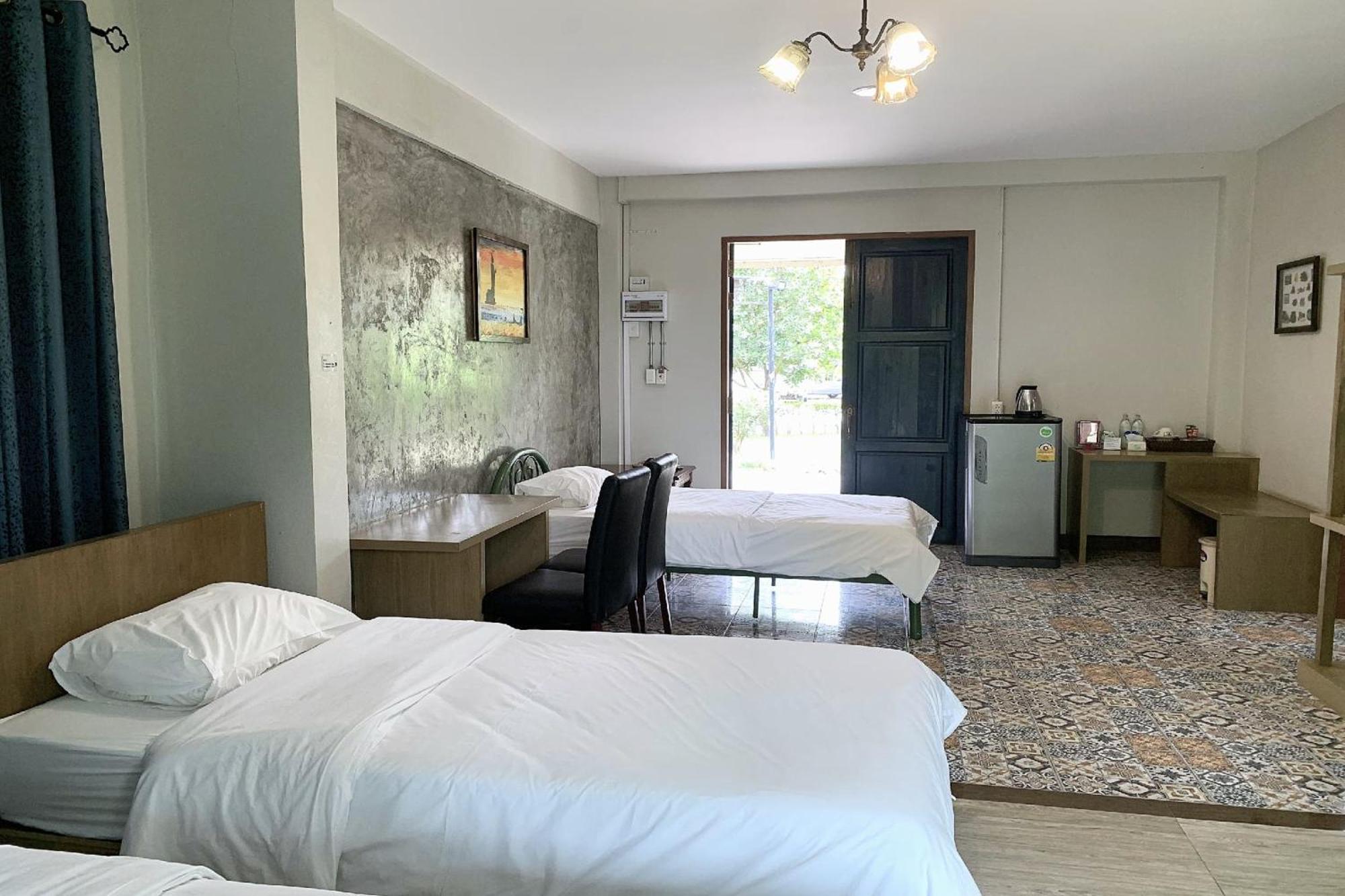 Busaya Resort & Cuisine Накхон Патом Стая снимка